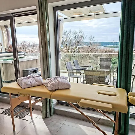 Wellness Und Stella- In Der Naehe Von Straenden - By Interhome Pula